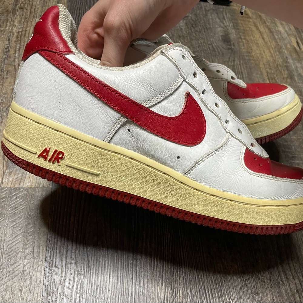Nike Air Vintage red and white